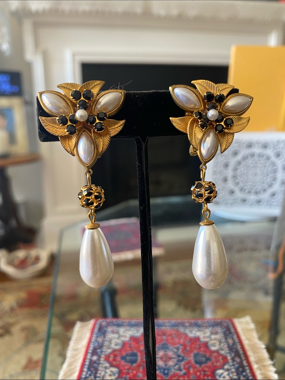 Gold-Tone Pearl Drop Floral Earrings - Unbranded